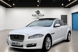 A Stunning 2016/16 Jaguar XJ 3.0 V6 Supercharged Petrol Premium Luxury Facelift Petrol X351 Model